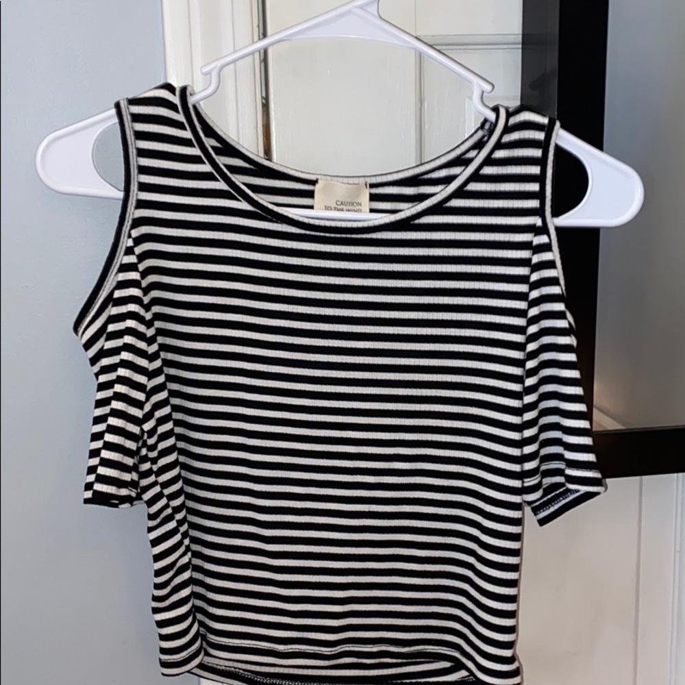 Black and white strip crop tshirt